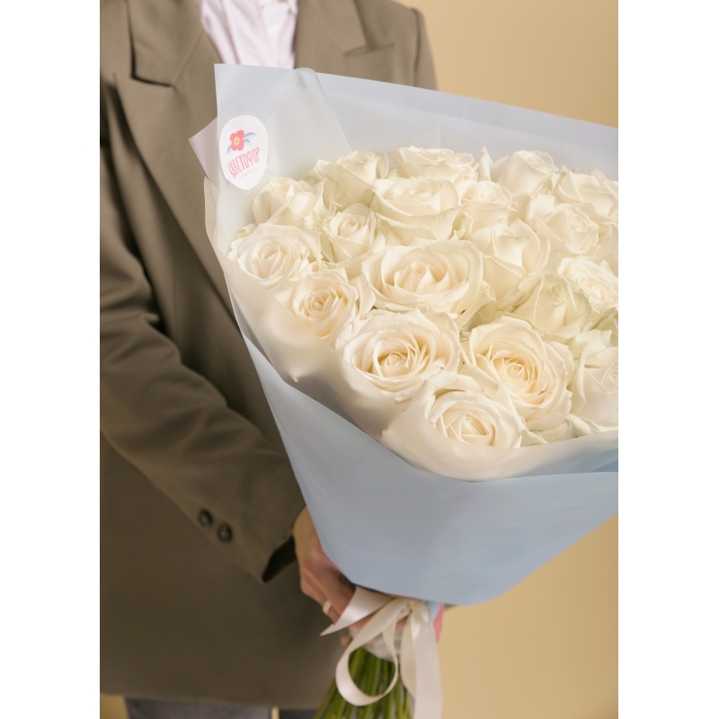 Букет 25 роз "Белоснежный розарий"